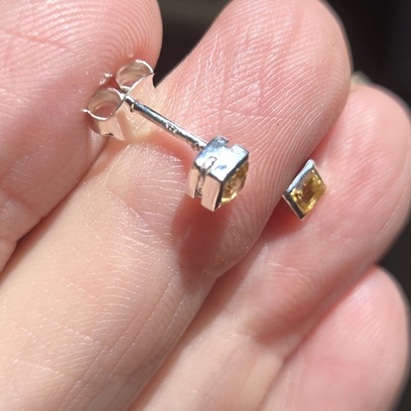 Citrine 1k sterling emerald cut stud earrings - Picture 7 of 7
